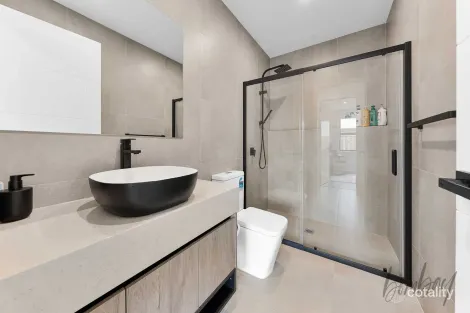 Property photo of 17 Sunnyside Drive Mickleham VIC 3064