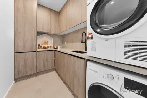 Property photo of 17 Sunnyside Drive Mickleham VIC 3064