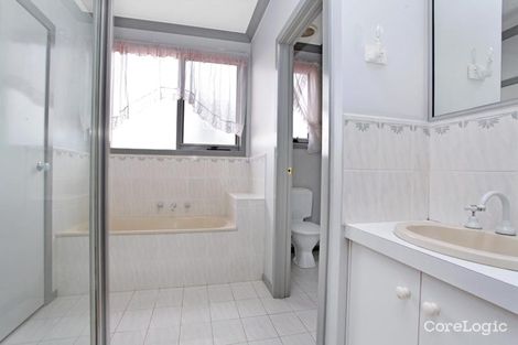 Property photo of 10 Thames Boulevard Werribee VIC 3030