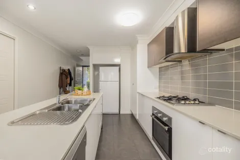Property photo of 31/7 Montree Circuit Kallangur QLD 4503
