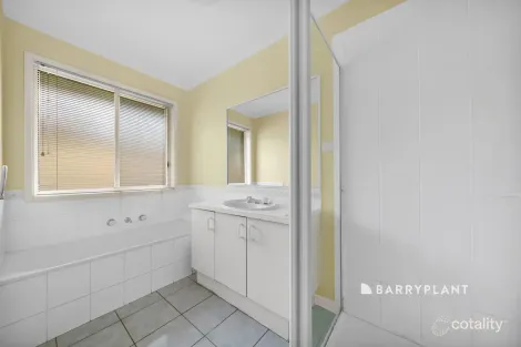 Property photo of 34 Tangerine Drive Narre Warren South VIC 3805