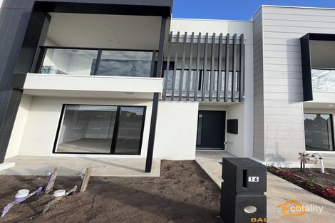 16 Odsal Walk, Strathtulloh, VIC 3338