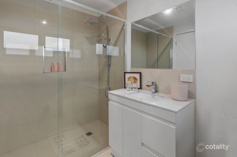 Property photo of 2/5 Linoak Avenue Lalor VIC 3075