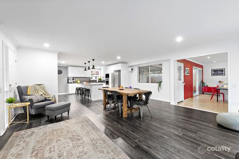 Property photo of 8 Kirri Avenue Petrie QLD 4502
