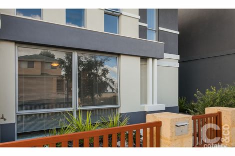 Property photo of 19 Quendamia Lane Mandurah WA 6210