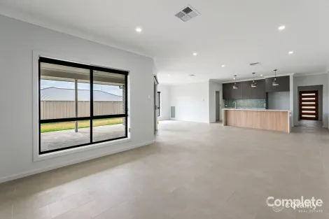 Property photo of 6 Granite Court Mount Gambier SA 5290