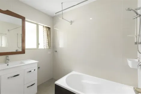 Property photo of 27 Marble Arch Place Arundel QLD 4214