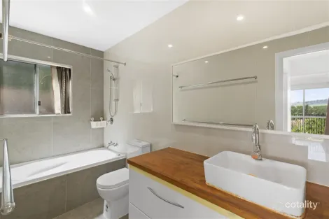 Property photo of 27 Marble Arch Place Arundel QLD 4214