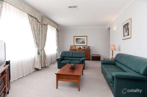 Property photo of 19 Woodworth Court Roxburgh Park VIC 3064