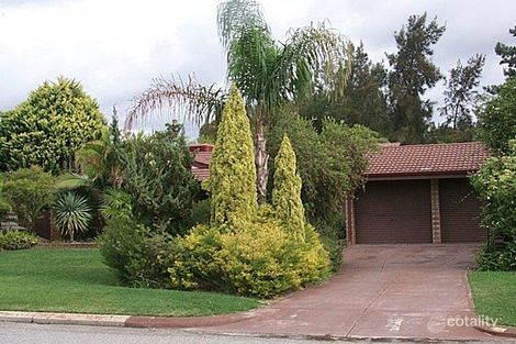 4 Petrel Cl, Wilson, WA 6107