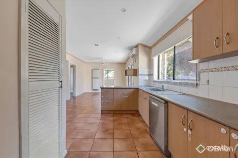 Property photo of 31 Tyrone Street Werribee VIC 3030