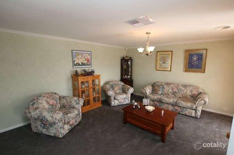 Property photo of 25 Cover Drive Sunbury VIC 3429