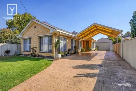 Property photo of 10 Gloucester Crescent Shepparton VIC 3630