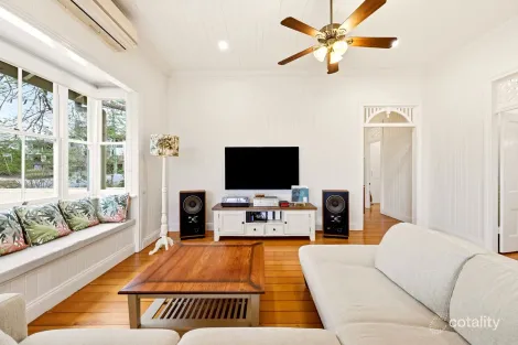 Property photo of 34 Clarence Road Indooroopilly QLD 4068