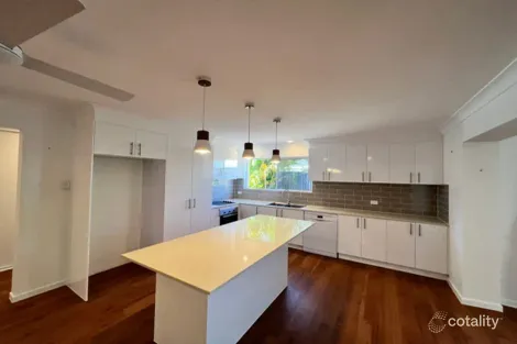 Property photo of 2/5 Pheasant Court Miami QLD 4220