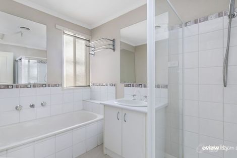 Property photo of 11 Connor Mews Cranbourne East VIC 3977