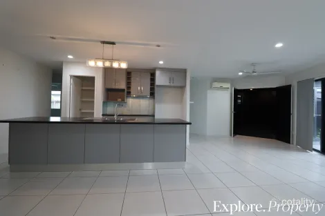 Property photo of 11 Lancaster Way Ooralea QLD 4740