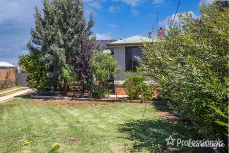 Property photo of 18 Scherger Place Mount Austin NSW 2650