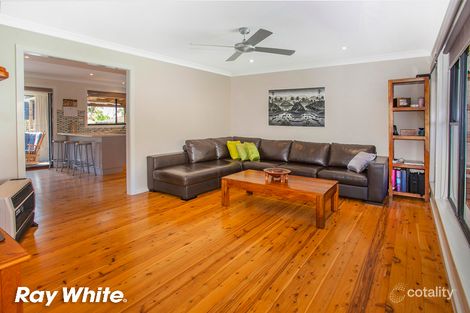 Property photo of 28 Hoskings Crescent Kiama Downs NSW 2533