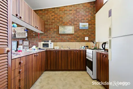 Property photo of 16 Finlayson Crescent Traralgon VIC 3844