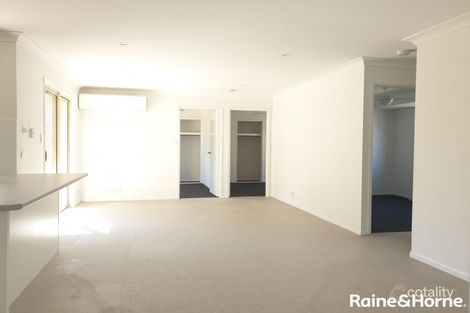 Property photo of 5 Barnes Court Redbank QLD 4301