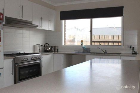 Property photo of 9 Bellbrae Crescent Cranbourne West VIC 3977