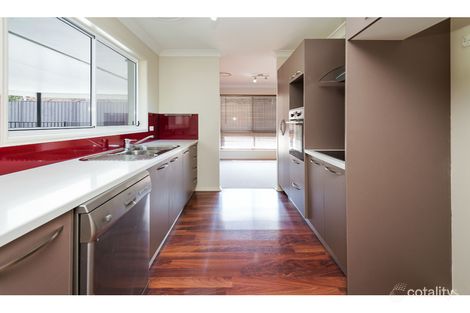 Property photo of 14 Enderbury Crescent Pacific Pines QLD 4211