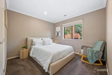 Property photo of 28 Gracefield Drive Brown Hill VIC 3350