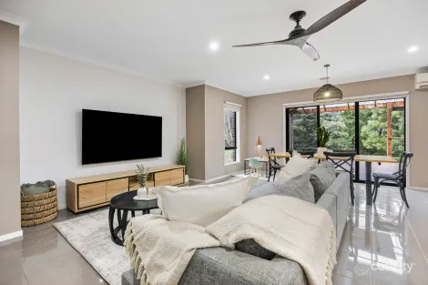 Property photo of 28 Gracefield Drive Brown Hill VIC 3350