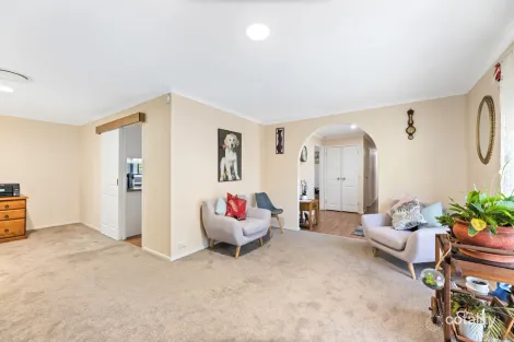 Property photo of 6 Miller Place Menai NSW 2234