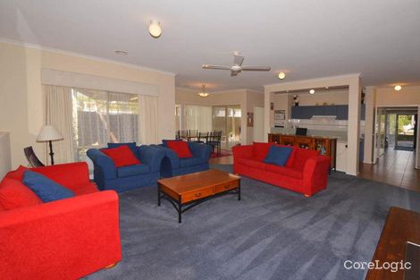 Property photo of 8 Crosslee Court Deer Park VIC 3023