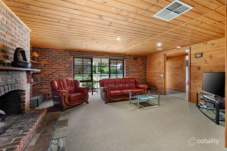 Property photo of 1 Gifford Close Berwick VIC 3806