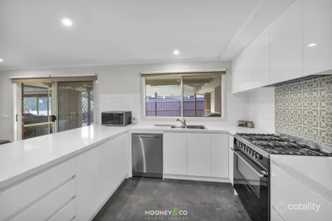 Property photo of 15 The Belfry Cranbourne VIC 3977