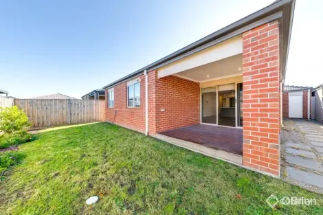 Property photo of 7 Pegasus Street Pakenham VIC 3810