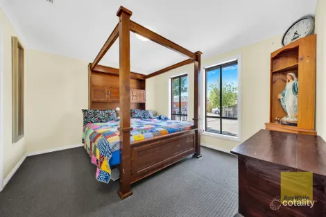 Property photo of 8 Fieldstone Place Tarneit VIC 3029