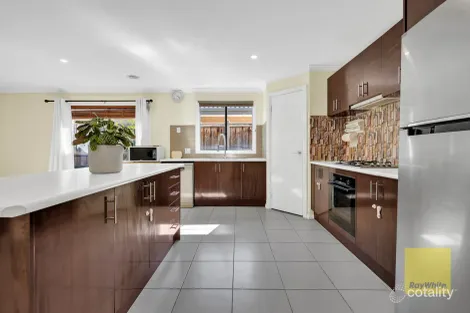 Property photo of 8 Fieldstone Place Tarneit VIC 3029