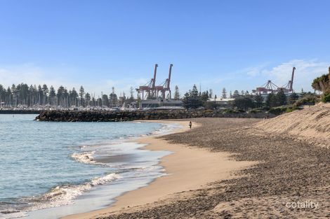 Property photo of 11 Bernier Rise North Coogee WA 6163