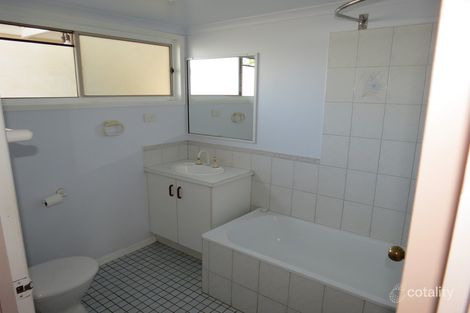 23 Quinn St, Emerald, QLD 4720