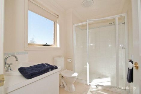 Property photo of 22 Ayrvale Avenue Lake Gardens VIC 3355