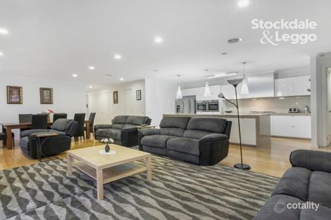 Property photo of 13 Lia Amie Place Berwick VIC 3806
