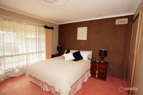 Property photo of 15 Crisp Drive Ashmont NSW 2650