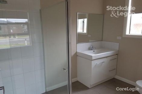 Property photo of 1/27 Saltbush Crescent Brookfield VIC 3338