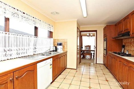 Property photo of 5 The Circuit Gladstone Park VIC 3043