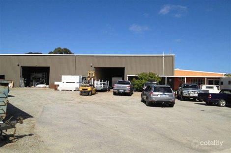 13 Eliot Rd, Armadale, WA 6112