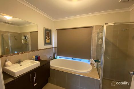Property photo of 11 Ellaroo Circuit Clyde North VIC 3978