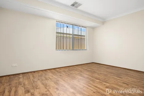 Property photo of 9 Normanby Bend Success WA 6164