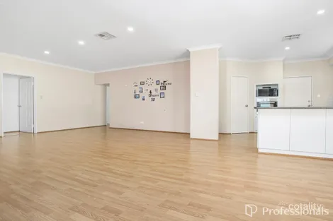 Property photo of 9 Normanby Bend Success WA 6164