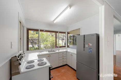 Property photo of 32 Allunga Drive Glen Eden QLD 4680