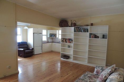 Property photo of 23 Harris Street Labrador QLD 4215