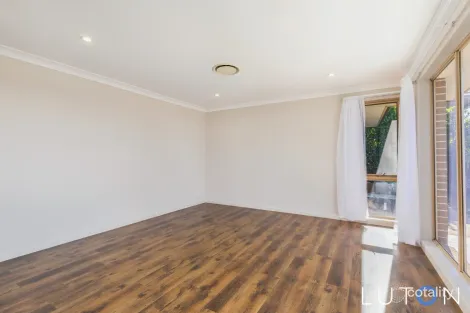 Property photo of 8 Gourgaud Street Casey ACT 2913